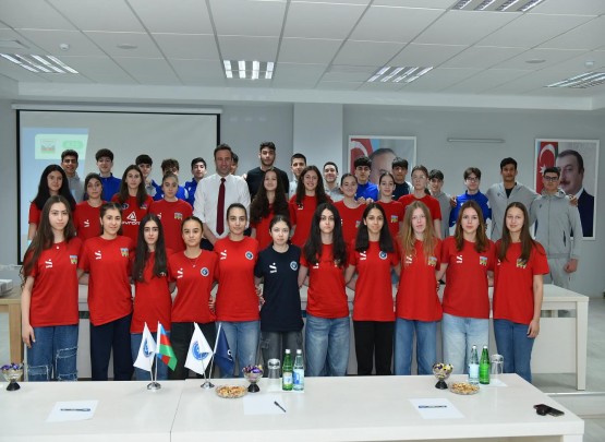 AVF və CEV rəsmiləri milli komandaların üzvləri ilə görüşüblər